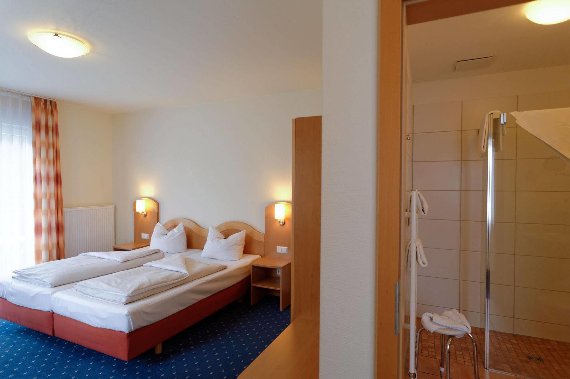 Hotel Restaurant Talblick Bad Ditzenbach Exteriör bild