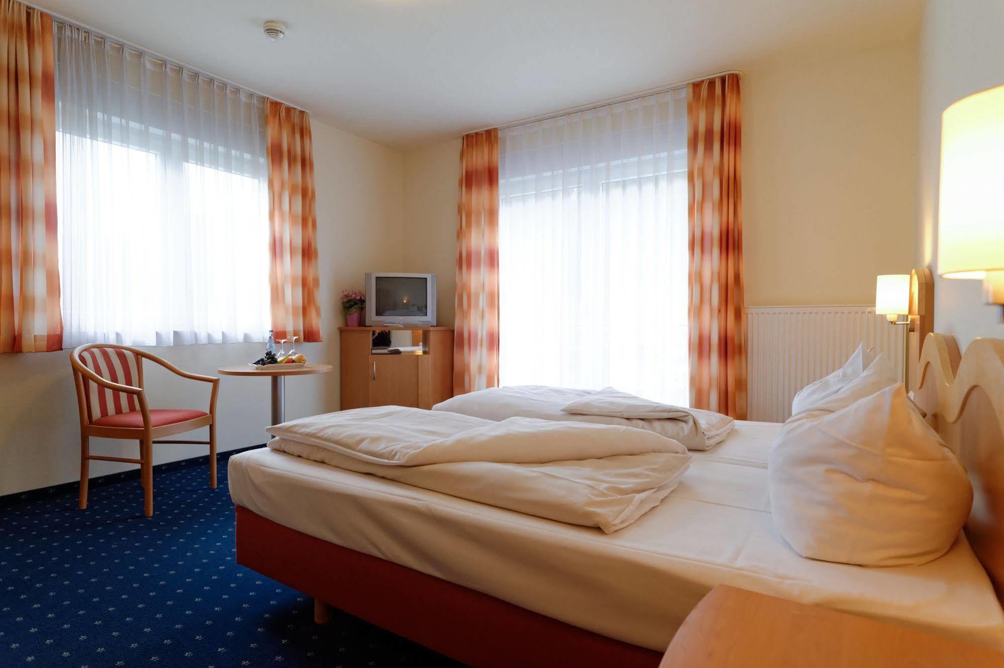 Hotel Restaurant Talblick Bad Ditzenbach Exteriör bild
