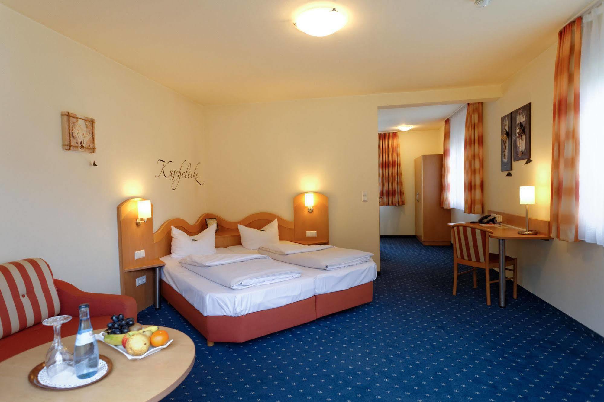 Hotel Restaurant Talblick Bad Ditzenbach Exteriör bild